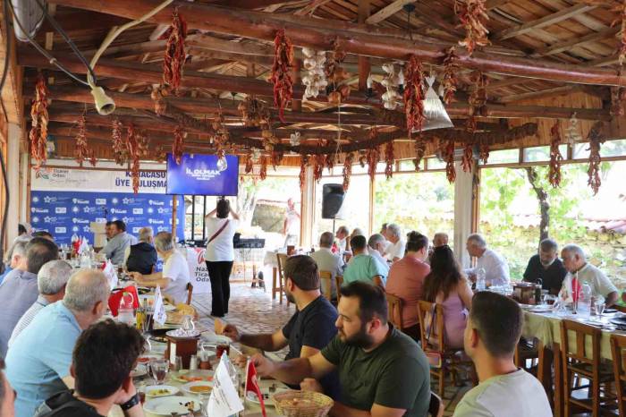 Nazilli Ticaret Odası Yönetimi Karacasulu Üyeleri İle Bir Araya Geldi