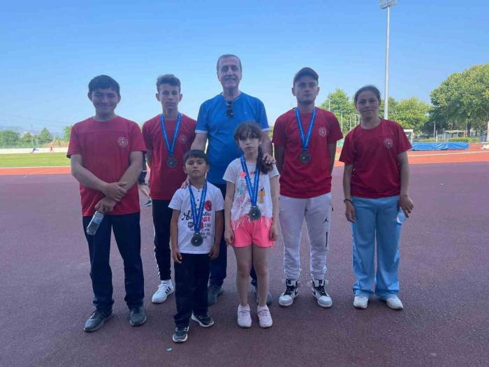 Kastamonulu İşitme Engelli Sporcular Şampiyonadan Derecelerle Döndü