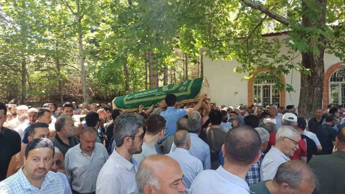 Elbistan’ın Duayen Gazetecisi Mehmet Göçer Hayatını Kaybetti