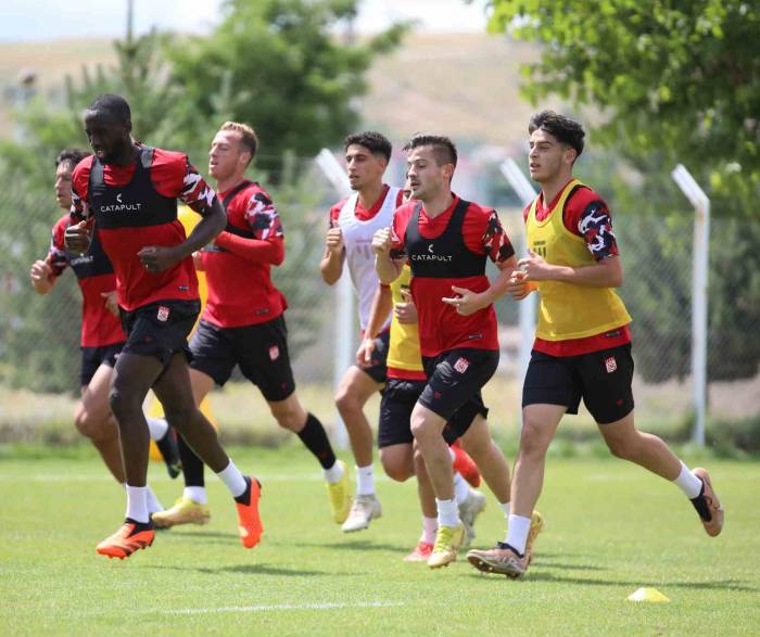 Sivasspor’da Yeni Sezon Hazırlıkları Devam Etti