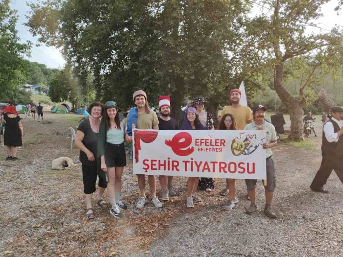 Ebşt Uluslararsı Şenliğe Renk Kattı