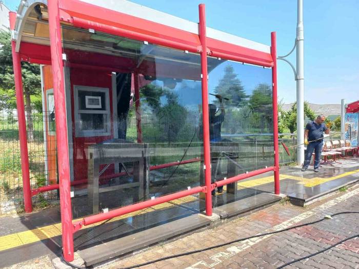 Malatya’da Duraklar Yenileniyor