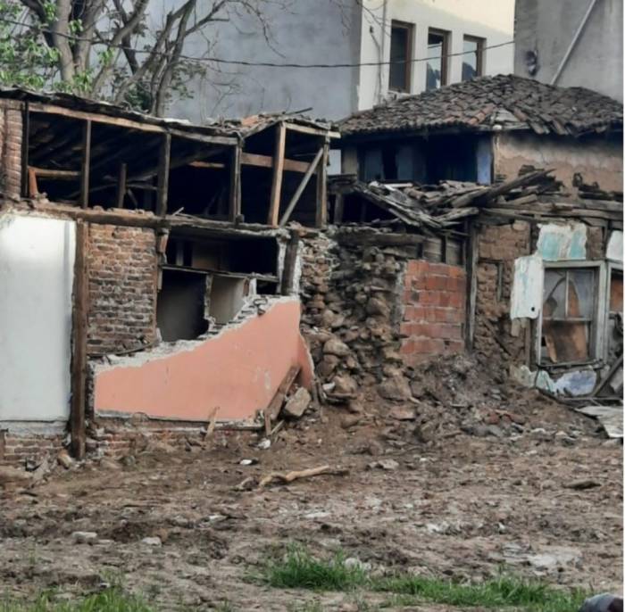 Metruk Binalar Tehlike Arz Ediyor