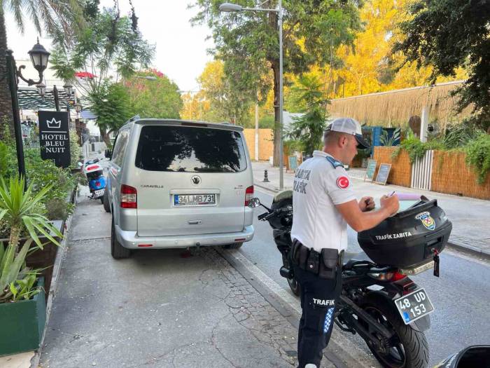 Trafik Zabıta Ekipleri Denetimlerini Sürdürüyor