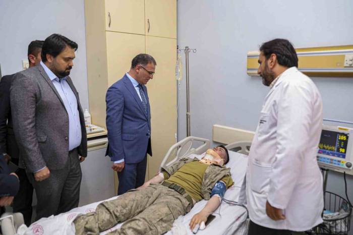 Vali Balcı, Yaralı Askerleri Ziyaret Etti
