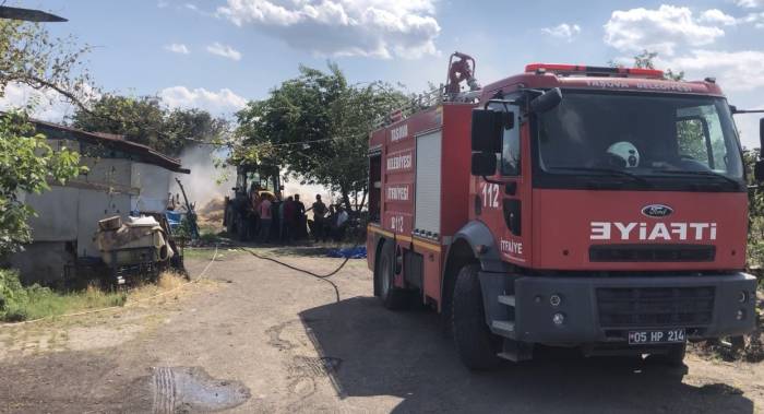 Amasya’da 10 Ton Saman Kül Oldu