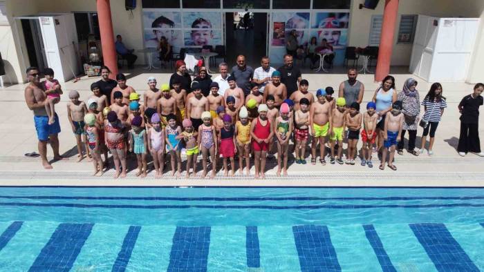 Buharkent’te Yüzme Bilmeyen Kalmayacak