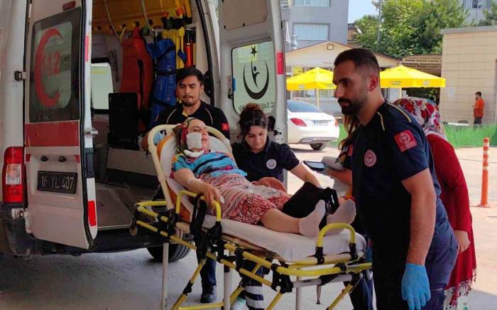 Üzerine Kaynar Su Dökülen Aşçı Yaralandı