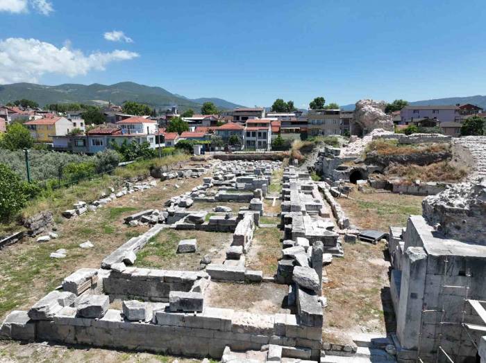 İznik Roma Tiyatrosu Turizme Kazandırılıyor