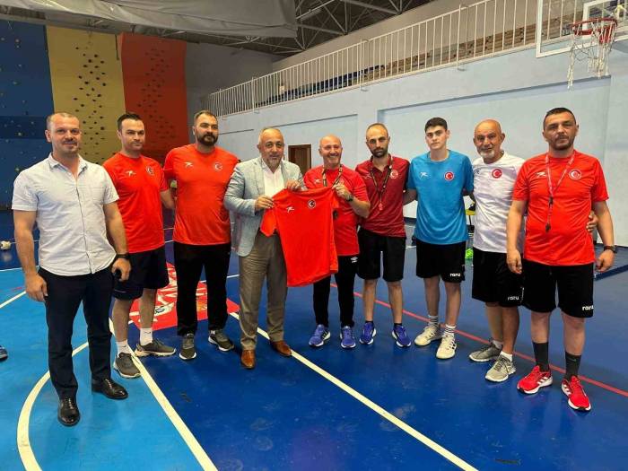 Kasapoğlu, U-17 Hentbol Milli Takımıyla Bir Araya Geldi