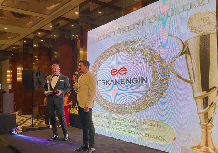 Elazığlı Kuaför Doğu Anadolu Bölgesi’nin En İyi Kuaförü Seçildi