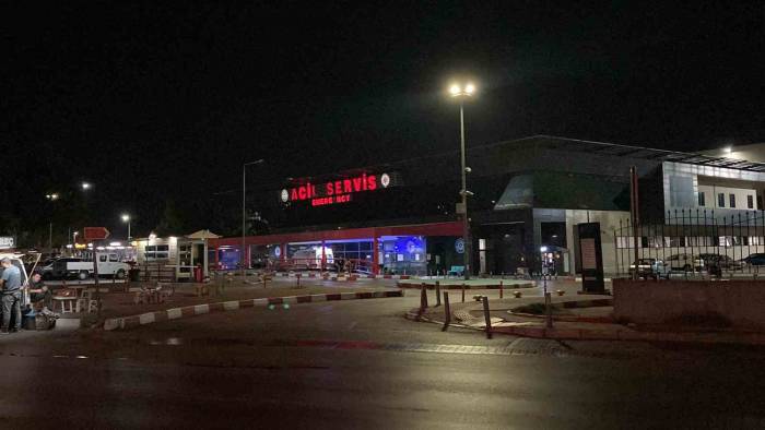 Alacak Verecek Kavgasında Bıçaklanan Şahıs Hayatını Kaybetti