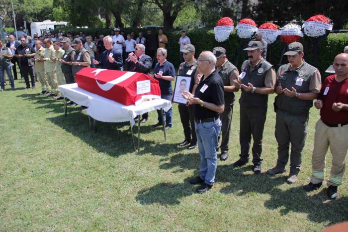 İzmir’deki Orman Yangınında Şehit Olan Orman İşçisi Memleketine Uğurlandı