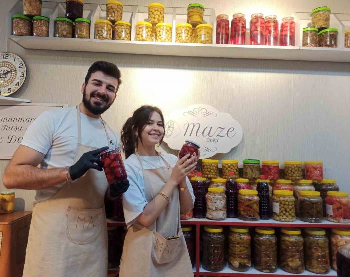 Çileğin Bile Turşusu Kuruldu: 70 Çeşit Meyve Ve Sebzeden Turşu