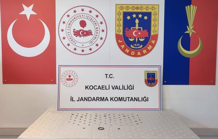 Durdurulan Araçtan 77 Tarihi Eser Çıktı