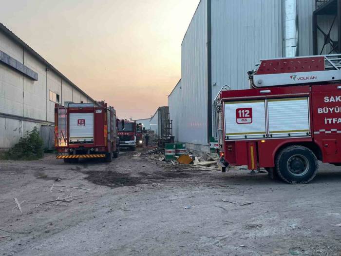 Kereste Fabrikasında Korkutan Yangın: Ekiplerin Müdahalesi Faciayı Önledi