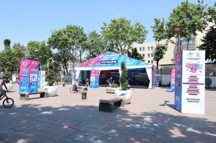 Seda, Lgs Tercihlerinde Gençlere Rehberlik Ediyor