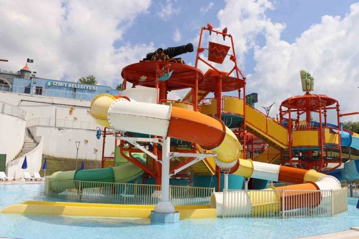 İzmit Belediyesi Aquapark’ı Yeni Sezona Kapılarını Açtı