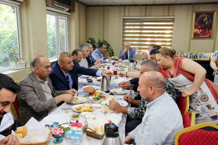 Başkan Yaşar Toptancı Hali Esnafının Sorunlarını Dinledi