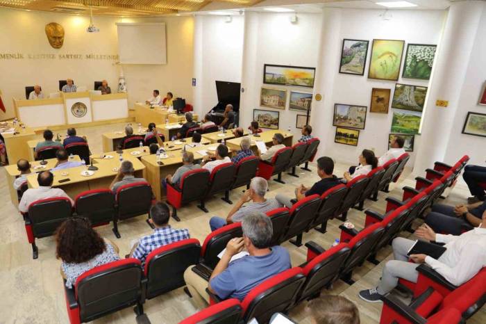 Başkan Deveciler Muhtarlarla Toplantı Düzenledi