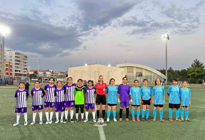 Batmanlı Futbolcu Kızlar, Bölge Şampiyonu Oldu