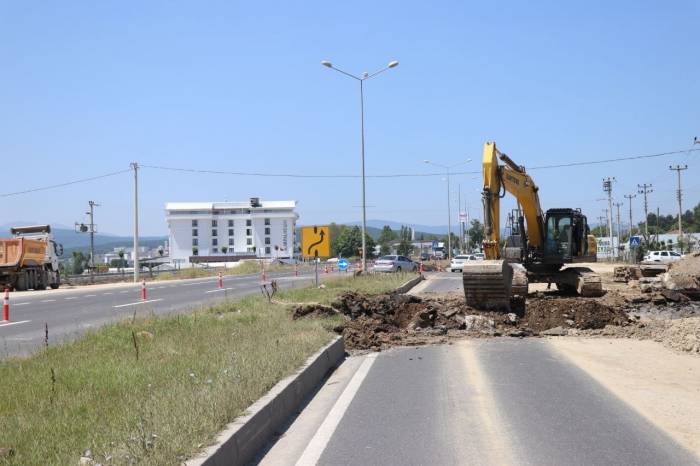 Selin Hasar Verdiği D-100 Kara Yolunda Onarım Çalışması Başlatıldı