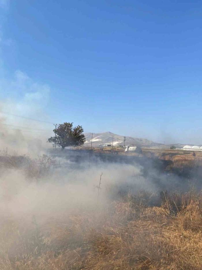Burdur’da 30 Dönüm Hububat Tarlası Küle Döndü