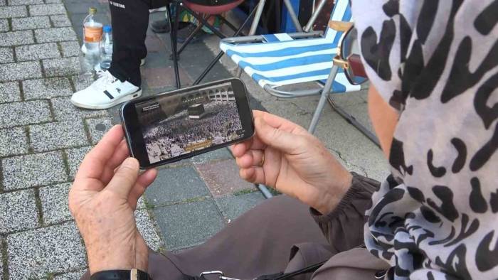 "hacca Götüreceğiz" Deyip 70 Kişiyi Kandırdılar...şimdi Onlar Kabe’nin Online Görüntüsüne Bakıp İç Geçiriyorlar