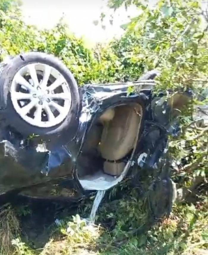 Taklalar Atarak Şarampole Uçan Otomobilin Sürücüsü Hayatını Kaybetti