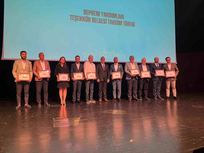 Deprem Bölgesine Yardım Eden Firmalar Ödüllendirildi