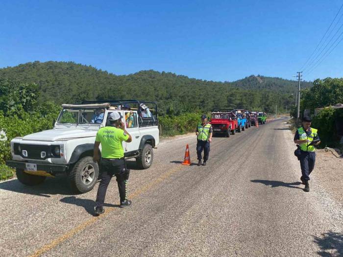 Marmaris’te Jeep Safarilerine Sıkı Denetime Alındı