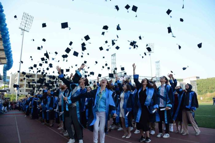 Düzce Üniversitesi’nin Mezuniyet Gururu