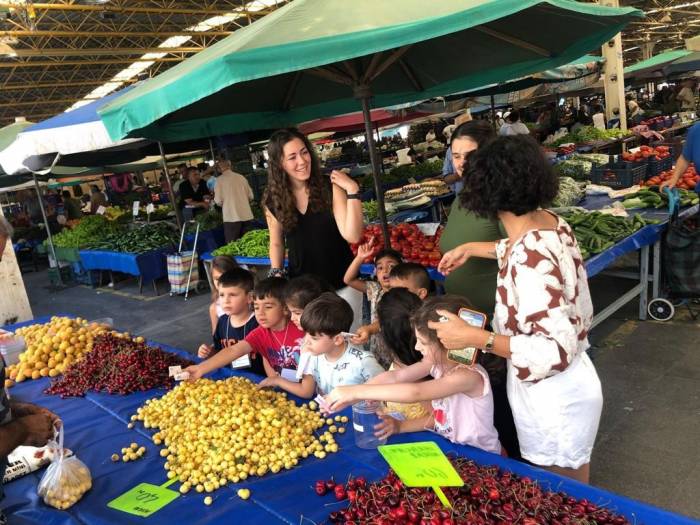 Bayraklı’nın Öğrencilerine Sokakta Eğitim