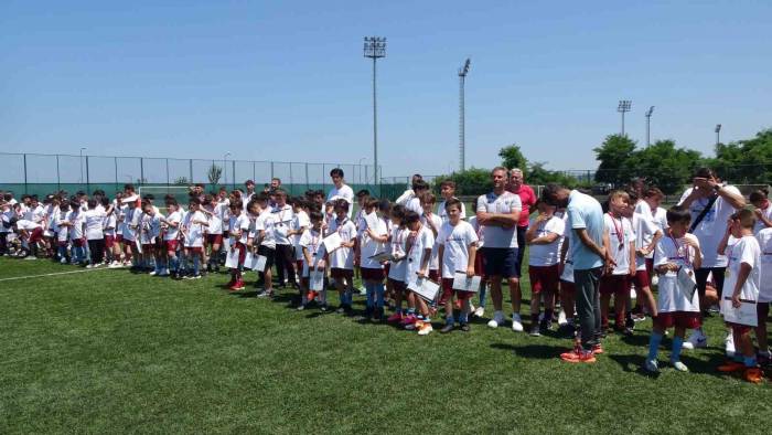 Trabzonspor Futbol Okulları Yaz Kampı’nın İlk Etabı Tamamlandı