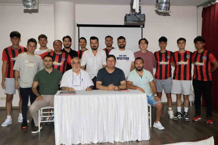 Çiftlikköy Belediyespor’dan İç Ve Dış Transferde 20 İmza