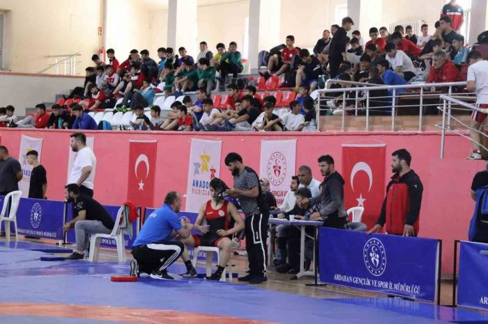 Anadolu Yıldızlar Ligi Osman Bayrakdar Sezonu Güreş Bölge Şampiyonası Tamamlandı