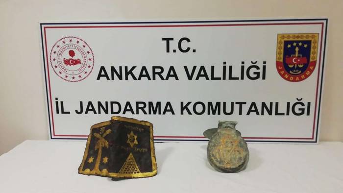 Tarihi Eser Kaçakçılarına Darbe: 63 Adet Sikke 2 Adet El Yazması Kitap Ele Geçirildi