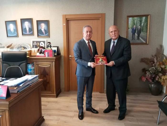 Başkan Pekmezci, Ankara’da Temaslarda Bulundu