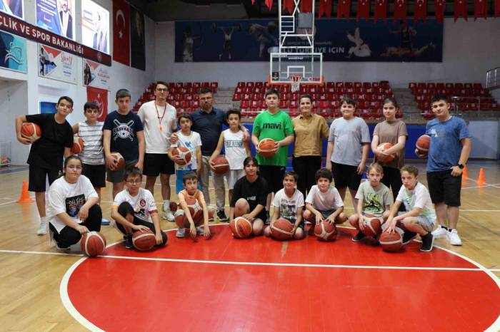 Spor Salonları Çocuklarla Doldu