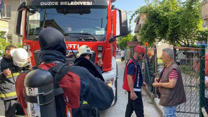 Gaz Bir Ada Alev Aldı 2 Kişi Yaralandı