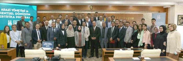 Büyükşehir’den Arazi Yönetimi Ve Kentsel Dönüşüm Eğitimi