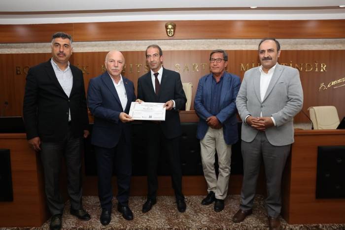 Büyükşehirde Sertifikalar Dağıtıldı