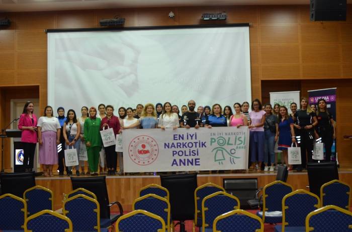 Edirne’de "en İyi Narkotik Polisi: Anne" Konulu Seminer Düzenlendi
