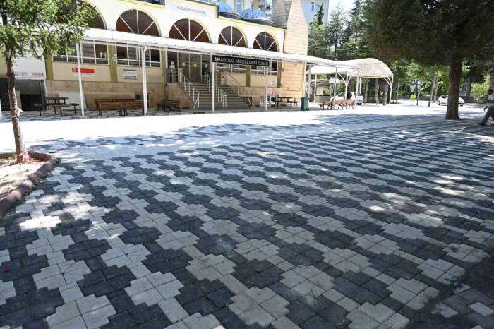 Isparta Belediyesi Cami Çevrelerini Güzelleştiriyor