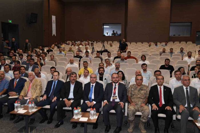 Muş’ta ’milli İrade Ve 15 Temmuz’ Çalıştayı Düzenlendi