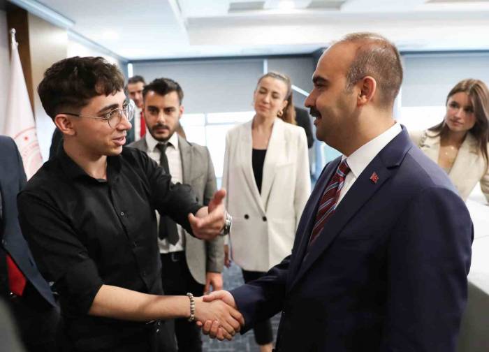 Bakan Kacır, Sorun Yaşayan Sanayicilere Seslendi: “sanayicilerin Gönülleri Ferah Olsun”