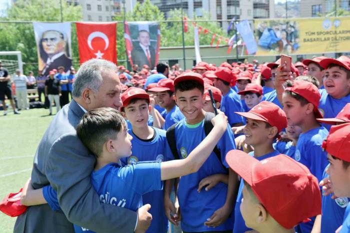 Talas’ta Yaz Spor Kurslarına Coşkulu Açılış