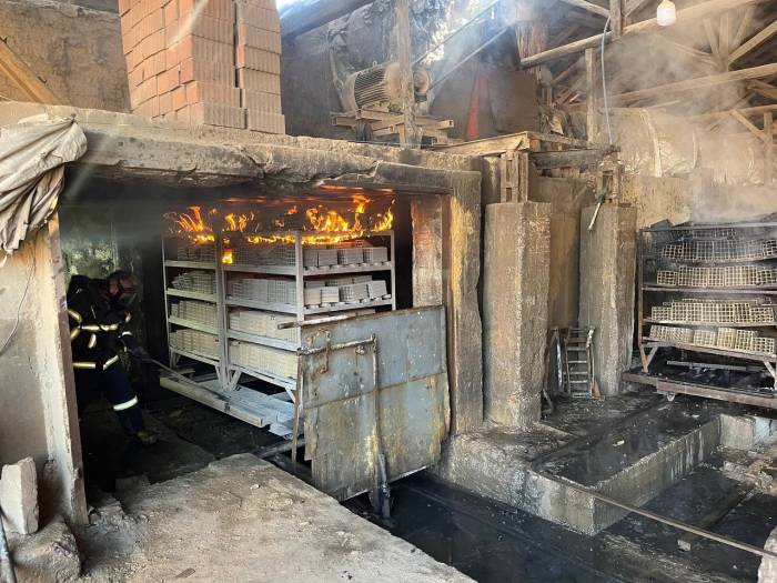Tokat’ta Fabrikada Çıkan Yangın Korkuttu