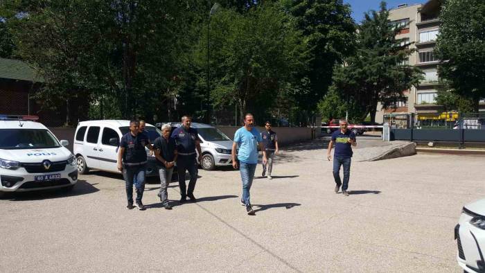 Yol Verme Kavgası Ölümle Sonuçlandı, Zanlı Ölenin Kendi Kendini Bıçakladığını İddia Etti