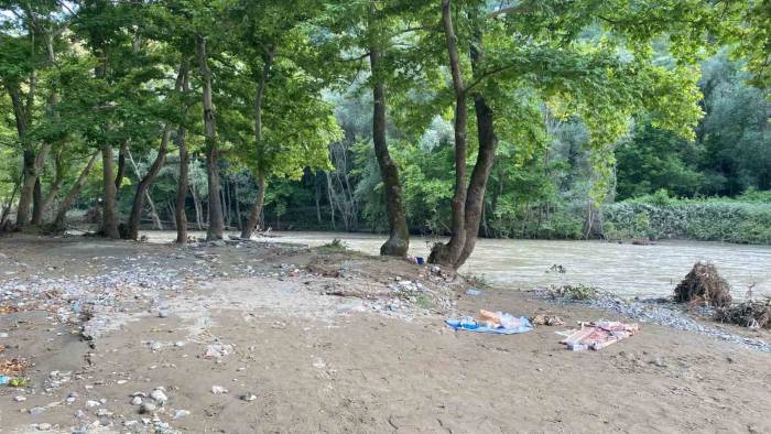 Serinlemek İçin Girdiği Derede Kayboldu
